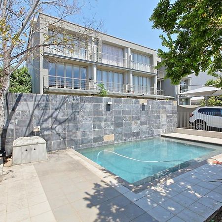 The Space Johannesburg Luaran gambar