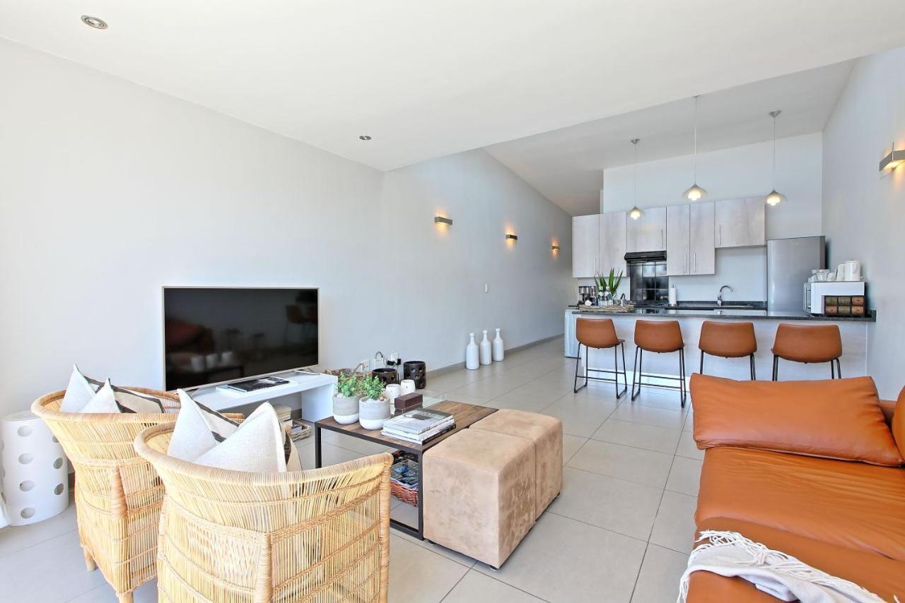 The Space Johannesburg Luaran gambar