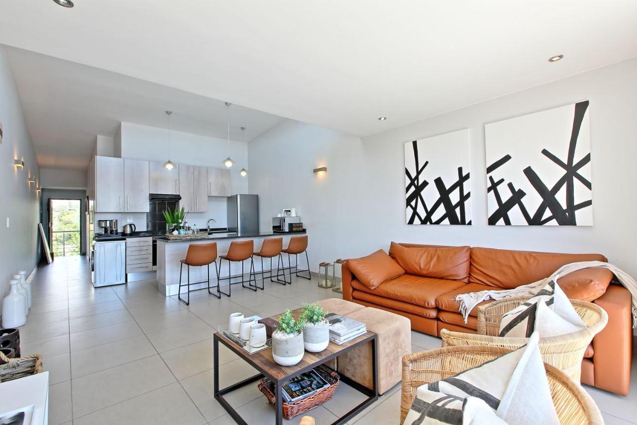 The Space Johannesburg Luaran gambar